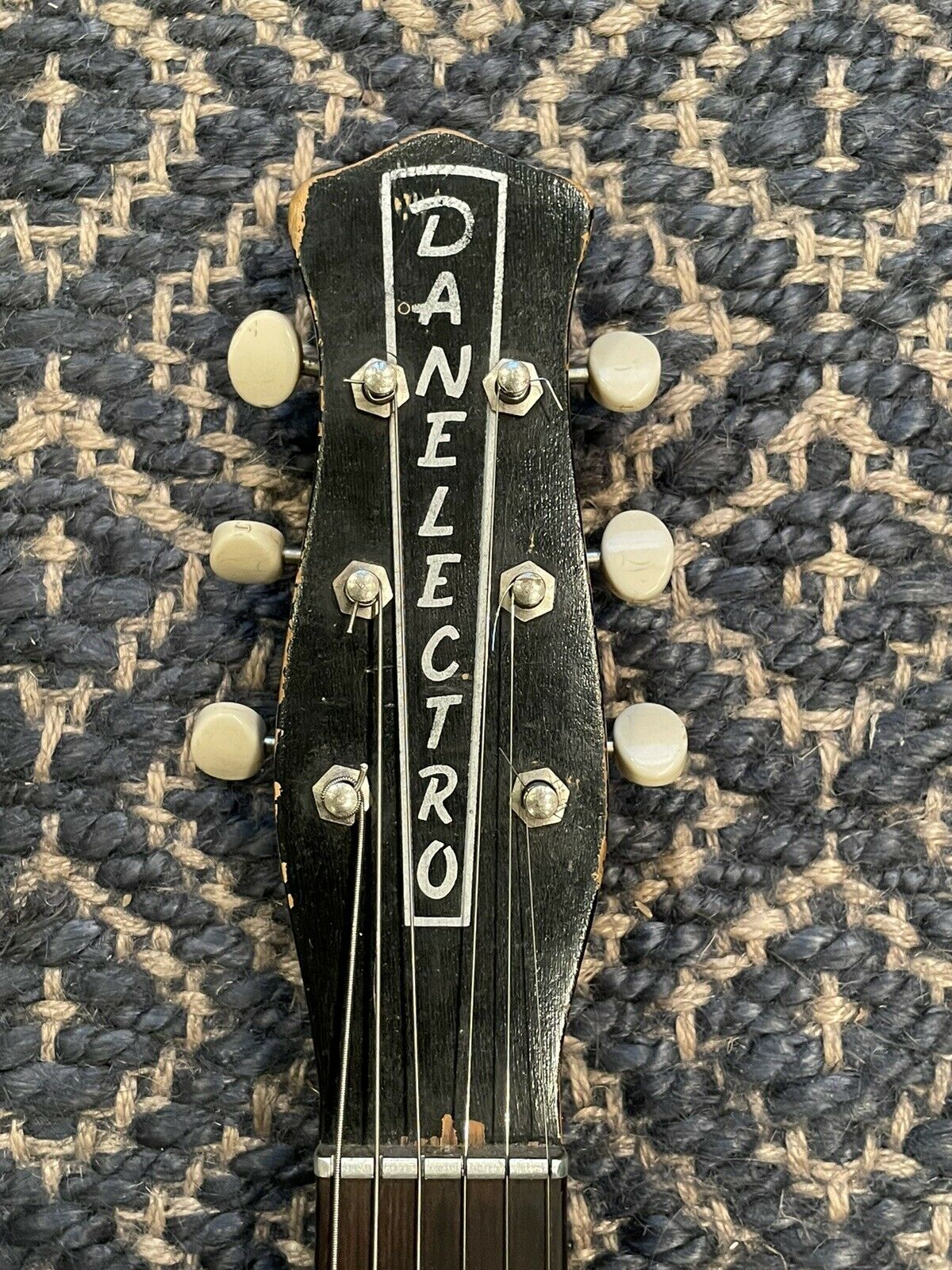 Vintage C1959 3021 Danelectro Shorthorn Dc-2